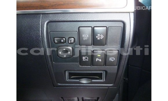 Acheter Import Voiture Toyota Land Cruiser Autre à Import - Dubai, Ali Sabieh Region Acheter Import Voiture Toyota Land Cruiser Autre à Import - Dubai, Ali Sabieh Region