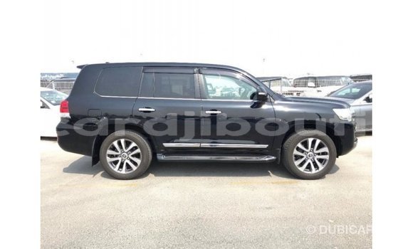 Acheter Import Voiture Toyota Land Cruiser Noir à Import - Dubai, Ali Sabieh Region Acheter Import Voiture Toyota Land Cruiser Noir à Import - Dubai, Ali Sabieh Region