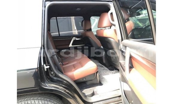 Acheter Import Voiture Toyota Land Cruiser Noir à Import - Dubai, Ali Sabieh Region Acheter Import Voiture Toyota Land Cruiser Noir à Import - Dubai, Ali Sabieh Region