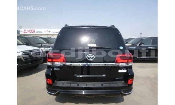 Acheter Import Voiture Toyota Land Cruiser Noir à Import - Dubai, Ali Sabieh Region Acheter Import Voiture Toyota Land Cruiser Noir à Import - Dubai, Ali Sabieh Region