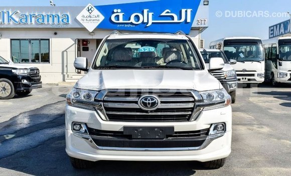 Acheter Import Voiture Toyota Land Cruiser Blanc à Import - Dubai, Ali Sabieh Region Acheter Import Voiture Toyota Land Cruiser Blanc à Import - Dubai, Ali Sabieh Region