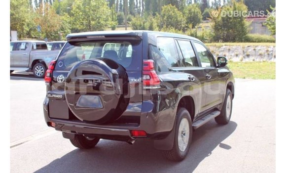 Acheter Import Voiture Toyota Hilux Noir à Import - Dubai, Ali Sabieh Region Acheter Import Voiture Toyota Hilux Noir à Import - Dubai, Ali Sabieh Region