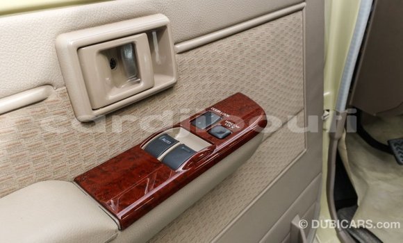 Acheter Import Voiture Toyota Land Cruiser Beige à Import - Dubai, Ali Sabieh Region Acheter Import Voiture Toyota Land Cruiser Beige à Import - Dubai, Ali Sabieh Region