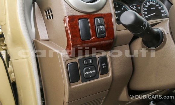 Acheter Import Voiture Toyota Land Cruiser Beige à Import - Dubai, Ali Sabieh Region Acheter Import Voiture Toyota Land Cruiser Beige à Import - Dubai, Ali Sabieh Region