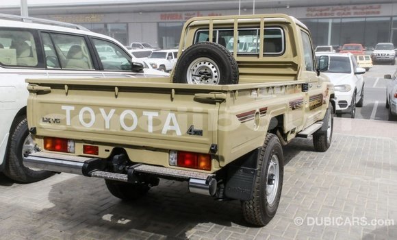 Acheter Import Voiture Toyota Land Cruiser Beige à Import - Dubai, Ali Sabieh Region Acheter Import Voiture Toyota Land Cruiser Beige à Import - Dubai, Ali Sabieh Region