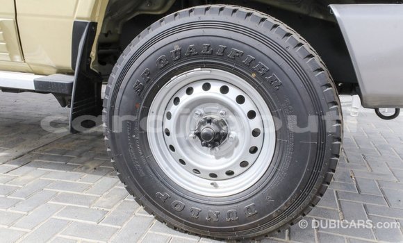 Acheter Import Voiture Toyota Land Cruiser Beige à Import - Dubai, Ali Sabieh Region Acheter Import Voiture Toyota Land Cruiser Beige à Import - Dubai, Ali Sabieh Region