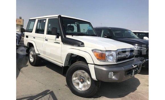 Acheter Import Voiture Toyota Land Cruiser Blanc à Import - Dubai, Ali Sabieh Region Acheter Import Voiture Toyota Land Cruiser Blanc à Import - Dubai, Ali Sabieh Region