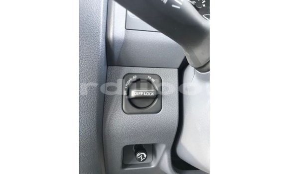 Acheter Import Voiture Toyota Land Cruiser Blanc à Import - Dubai, Ali Sabieh Region Acheter Import Voiture Toyota Land Cruiser Blanc à Import - Dubai, Ali Sabieh Region