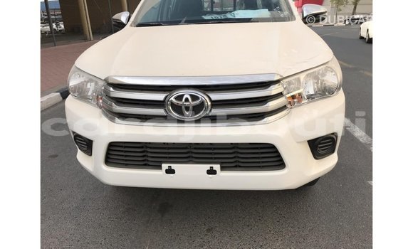 Buy Import Toyota Hilux White Car in Import - Dubai in Ali Sabieh Region Buy Import Toyota Hilux White Car in Import - Dubai in Ali Sabieh Region