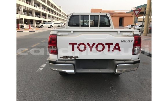 Buy Import Toyota Hilux White Car in Import - Dubai in Ali Sabieh Region Buy Import Toyota Hilux White Car in Import - Dubai in Ali Sabieh Region