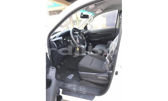 Buy Import Toyota Hilux White Car in Import - Dubai in Ali Sabieh Region Buy Import Toyota Hilux White Car in Import - Dubai in Ali Sabieh Region