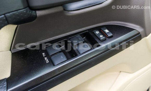Acheter Import Voiture Toyota Land Cruiser Blanc à Import - Dubai, Ali Sabieh Region Acheter Import Voiture Toyota Land Cruiser Blanc à Import - Dubai, Ali Sabieh Region