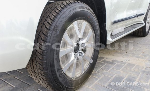 Acheter Import Voiture Toyota Land Cruiser Blanc à Import - Dubai, Ali Sabieh Region Acheter Import Voiture Toyota Land Cruiser Blanc à Import - Dubai, Ali Sabieh Region