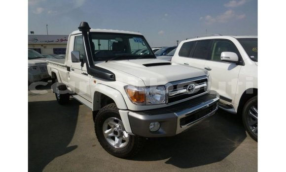 Acheter Import Voiture Toyota Land Cruiser Blanc à Import - Dubai, Ali Sabieh Region Acheter Import Voiture Toyota Land Cruiser Blanc à Import - Dubai, Ali Sabieh Region