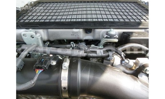 Acheter Import Voiture Toyota Land Cruiser Blanc à Import - Dubai, Ali Sabieh Region Acheter Import Voiture Toyota Land Cruiser Blanc à Import - Dubai, Ali Sabieh Region