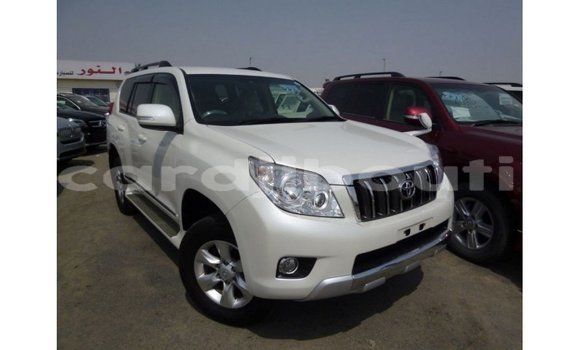Acheter Import Voiture Toyota Prado Blanc à Import - Dubai, Ali Sabieh Region Acheter Import Voiture Toyota Prado Blanc à Import - Dubai, Ali Sabieh Region