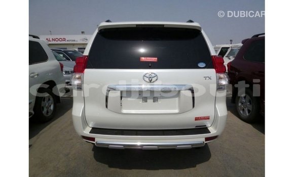 Acheter Import Voiture Toyota Prado Blanc à Import - Dubai, Ali Sabieh Region Acheter Import Voiture Toyota Prado Blanc à Import - Dubai, Ali Sabieh Region
