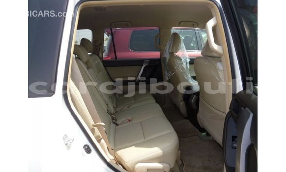Acheter Import Voiture Toyota Prado Blanc à Import - Dubai, Ali Sabieh Region Acheter Import Voiture Toyota Prado Blanc à Import - Dubai, Ali Sabieh Region