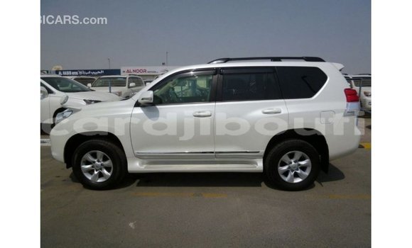 Acheter Import Voiture Toyota Prado Blanc à Import - Dubai, Ali Sabieh Region Acheter Import Voiture Toyota Prado Blanc à Import - Dubai, Ali Sabieh Region