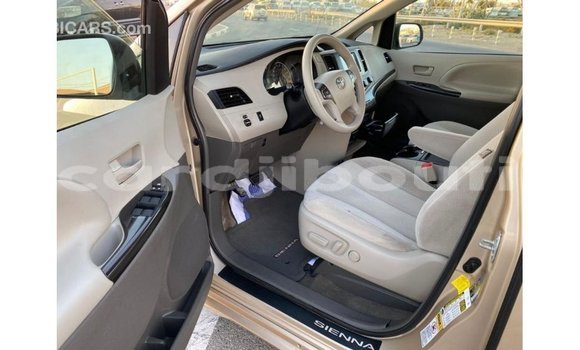 Buy Import Toyota Sienna Other Car in Import - Dubai in Ali Sabieh Region Buy Import Toyota Sienna Other Car in Import - Dubai in Ali Sabieh Region