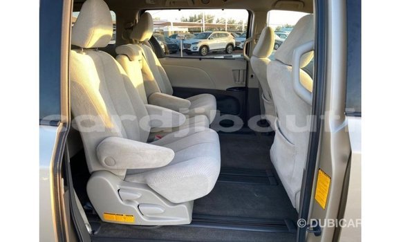 Buy Import Toyota Sienna Other Car in Import - Dubai in Ali Sabieh Region Buy Import Toyota Sienna Other Car in Import - Dubai in Ali Sabieh Region