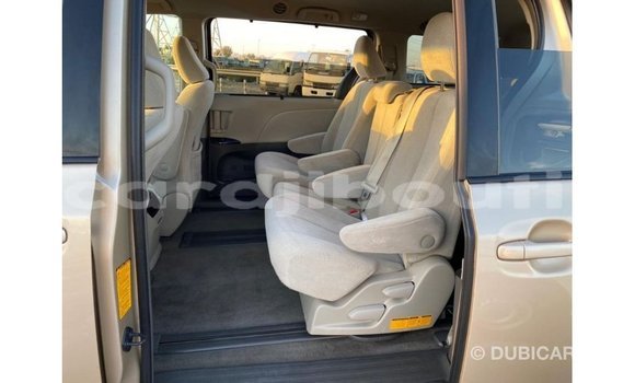 Buy Import Toyota Sienna Other Car in Import - Dubai in Ali Sabieh Region Buy Import Toyota Sienna Other Car in Import - Dubai in Ali Sabieh Region