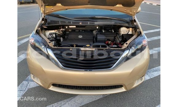 Buy Import Toyota Sienna Other Car in Import - Dubai in Ali Sabieh Region Buy Import Toyota Sienna Other Car in Import - Dubai in Ali Sabieh Region
