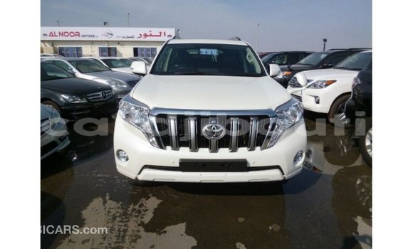 Acheter Import Voiture Toyota Prado Blanc à Import - Dubai, Ali Sabieh Region Acheter Import Voiture Toyota Prado Blanc à Import - Dubai, Ali Sabieh Region