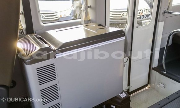 Acheter Import Voiture Toyota Coaster Blanc à Import - Dubai, Ali Sabieh Region Acheter Import Voiture Toyota Coaster Blanc à Import - Dubai, Ali Sabieh Region