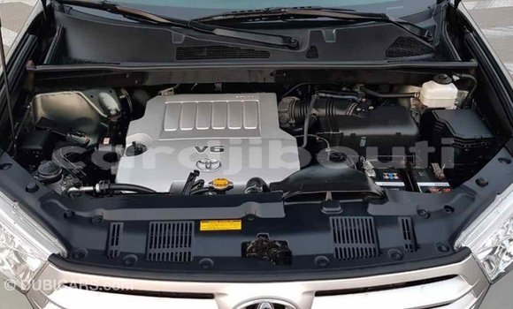 Buy Import Toyota Highlander Green Car in Import - Dubai in Ali Sabieh Region Buy Import Toyota Highlander Green Car in Import - Dubai in Ali Sabieh Region