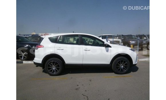 Acheter Import Voiture Toyota 4Runner Blanc à Import - Dubai, Ali Sabieh Region Acheter Import Voiture Toyota 4Runner Blanc à Import - Dubai, Ali Sabieh Region