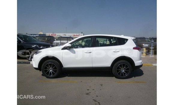 Acheter Import Voiture Toyota 4Runner Blanc à Import - Dubai, Ali Sabieh Region Acheter Import Voiture Toyota 4Runner Blanc à Import - Dubai, Ali Sabieh Region