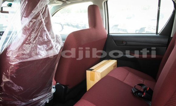 Buy Import Toyota Hilux White Car in Import - Dubai in Ali Sabieh Region Buy Import Toyota Hilux White Car in Import - Dubai in Ali Sabieh Region