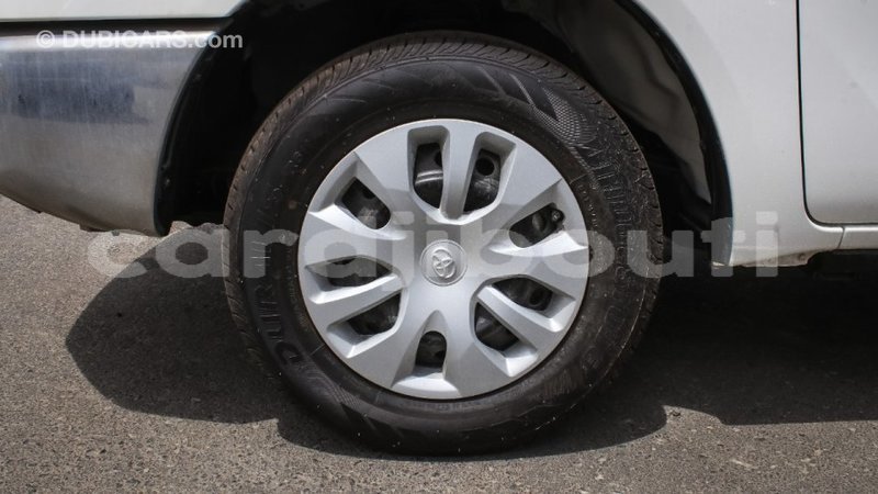 Big with watermark toyota hilux ali sabieh region import dubai 2625