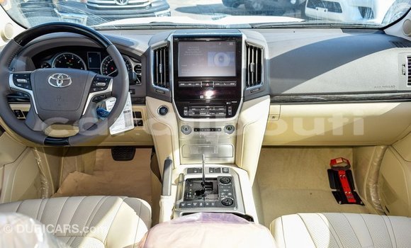 Acheter Import Voiture Toyota Land Cruiser Noir à Import - Dubai, Ali Sabieh Region Acheter Import Voiture Toyota Land Cruiser Noir à Import - Dubai, Ali Sabieh Region