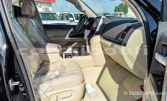 Acheter Import Voiture Toyota Land Cruiser Noir à Import - Dubai, Ali Sabieh Region Acheter Import Voiture Toyota Land Cruiser Noir à Import - Dubai, Ali Sabieh Region