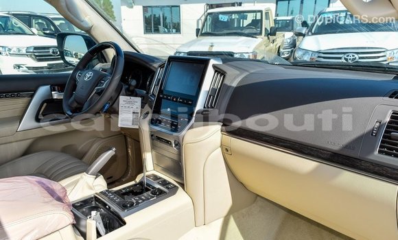 Acheter Import Voiture Toyota Land Cruiser Noir à Import - Dubai, Ali Sabieh Region Acheter Import Voiture Toyota Land Cruiser Noir à Import - Dubai, Ali Sabieh Region