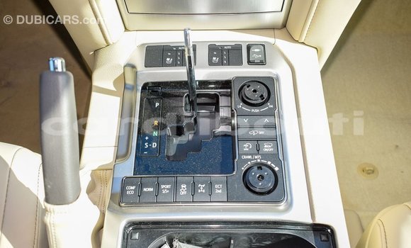 Acheter Import Voiture Toyota Land Cruiser Noir à Import - Dubai, Ali Sabieh Region Acheter Import Voiture Toyota Land Cruiser Noir à Import - Dubai, Ali Sabieh Region