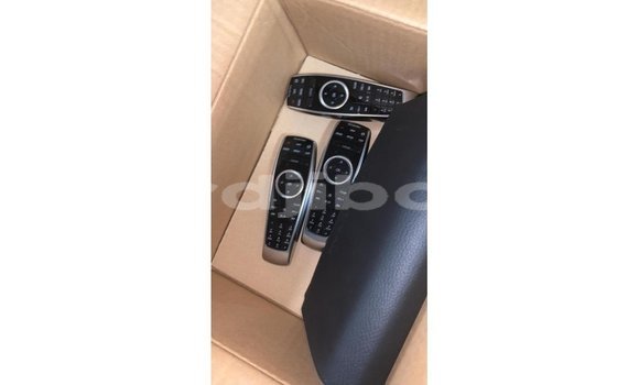 Acheter Import Voiture Mercedes-Benz 190 Noir à Import - Dubai, Ali Sabieh Region Acheter Import Voiture Mercedes-Benz 190 Noir à Import - Dubai, Ali Sabieh Region