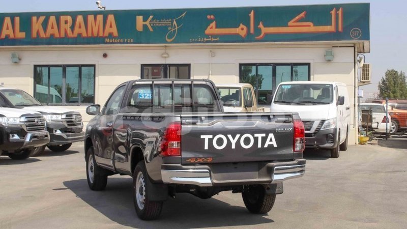 Big with watermark toyota hilux ali sabieh region import dubai 2637