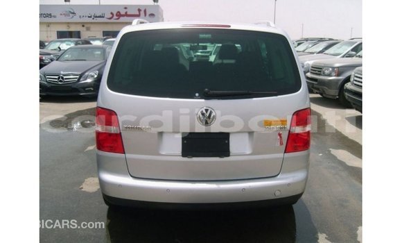 Acheter Import Voiture Volkswagen Touran Autre à Import - Dubai, Ali Sabieh Region Acheter Import Voiture Volkswagen Touran Autre à Import - Dubai, Ali Sabieh Region