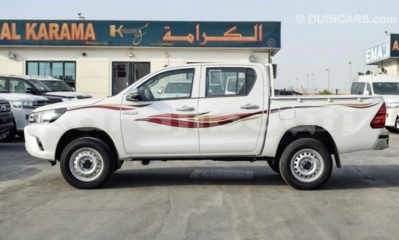 Buy Import Toyota Hilux White Car in Import - Dubai in Ali Sabieh Region Buy Import Toyota Hilux White Car in Import - Dubai in Ali Sabieh Region