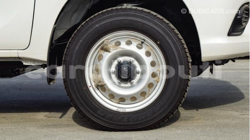 Big with watermark toyota hilux ali sabieh region import dubai 2641