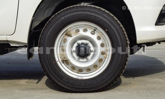 Buy Import Toyota Hilux White Car in Import - Dubai in Ali Sabieh Region Buy Import Toyota Hilux White Car in Import - Dubai in Ali Sabieh Region