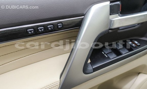 Acheter Import Voiture Toyota Land Cruiser Noir à Import - Dubai, Ali Sabieh Region Acheter Import Voiture Toyota Land Cruiser Noir à Import - Dubai, Ali Sabieh Region