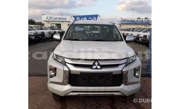 Acheter Import Voiture Mitsubishi L200 Blanc à Import - Dubai, Ali Sabieh Region Acheter Import Voiture Mitsubishi L200 Blanc à Import - Dubai, Ali Sabieh Region