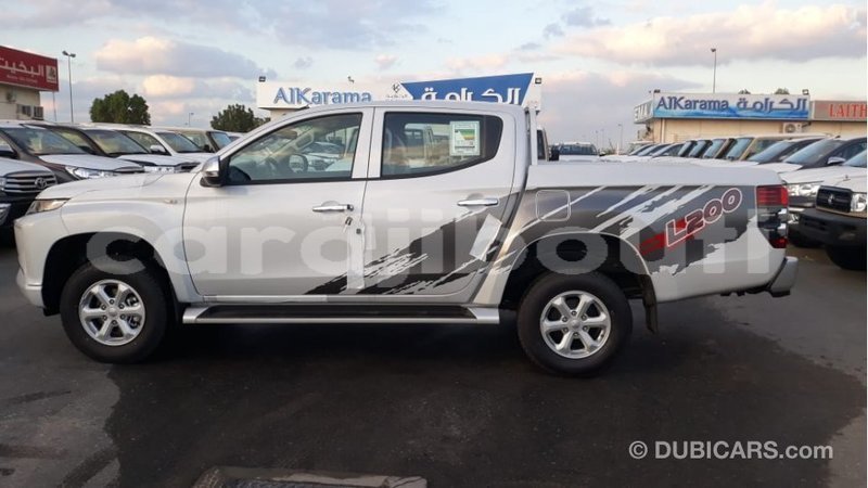 Big with watermark mitsubishi l200 ali sabieh region import dubai 2648