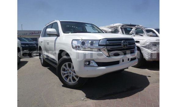 Acheter Import Voiture Toyota Land Cruiser Blanc à Import - Dubai, Ali Sabieh Region Acheter Import Voiture Toyota Land Cruiser Blanc à Import - Dubai, Ali Sabieh Region