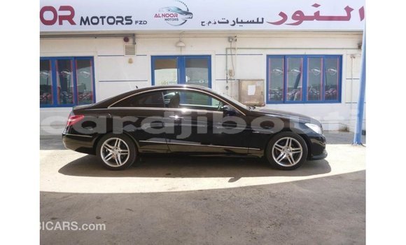 Acheter Import Voiture Mercedes-Benz 250 Noir à Import - Dubai, Ali Sabieh Region Acheter Import Voiture Mercedes-Benz 250 Noir à Import - Dubai, Ali Sabieh Region