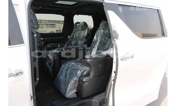 Buy Import Toyota Alphard White Car in Import - Dubai in Ali Sabieh Region Buy Import Toyota Alphard White Car in Import - Dubai in Ali Sabieh Region